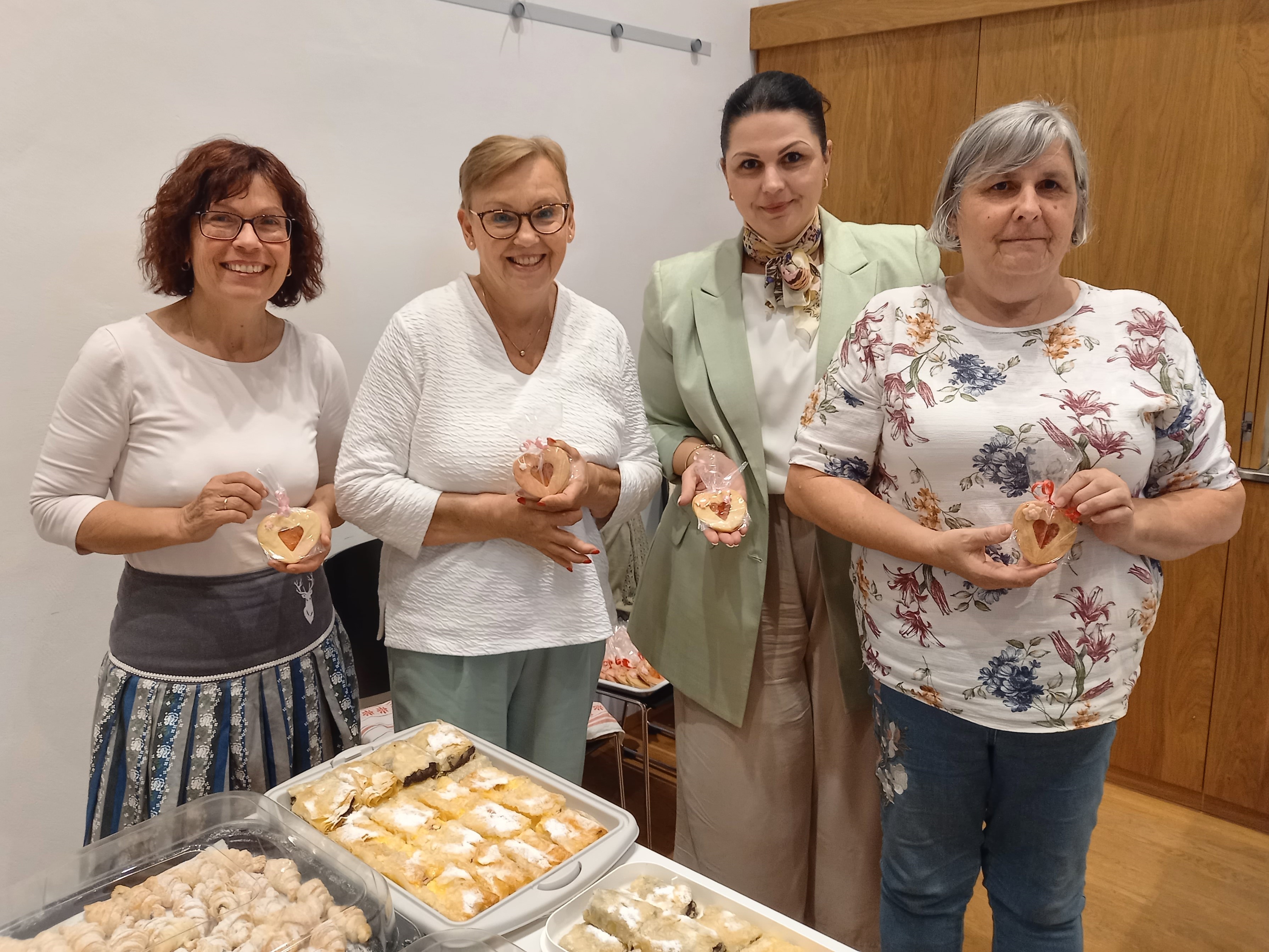 Spielfeld - die süßen Damen